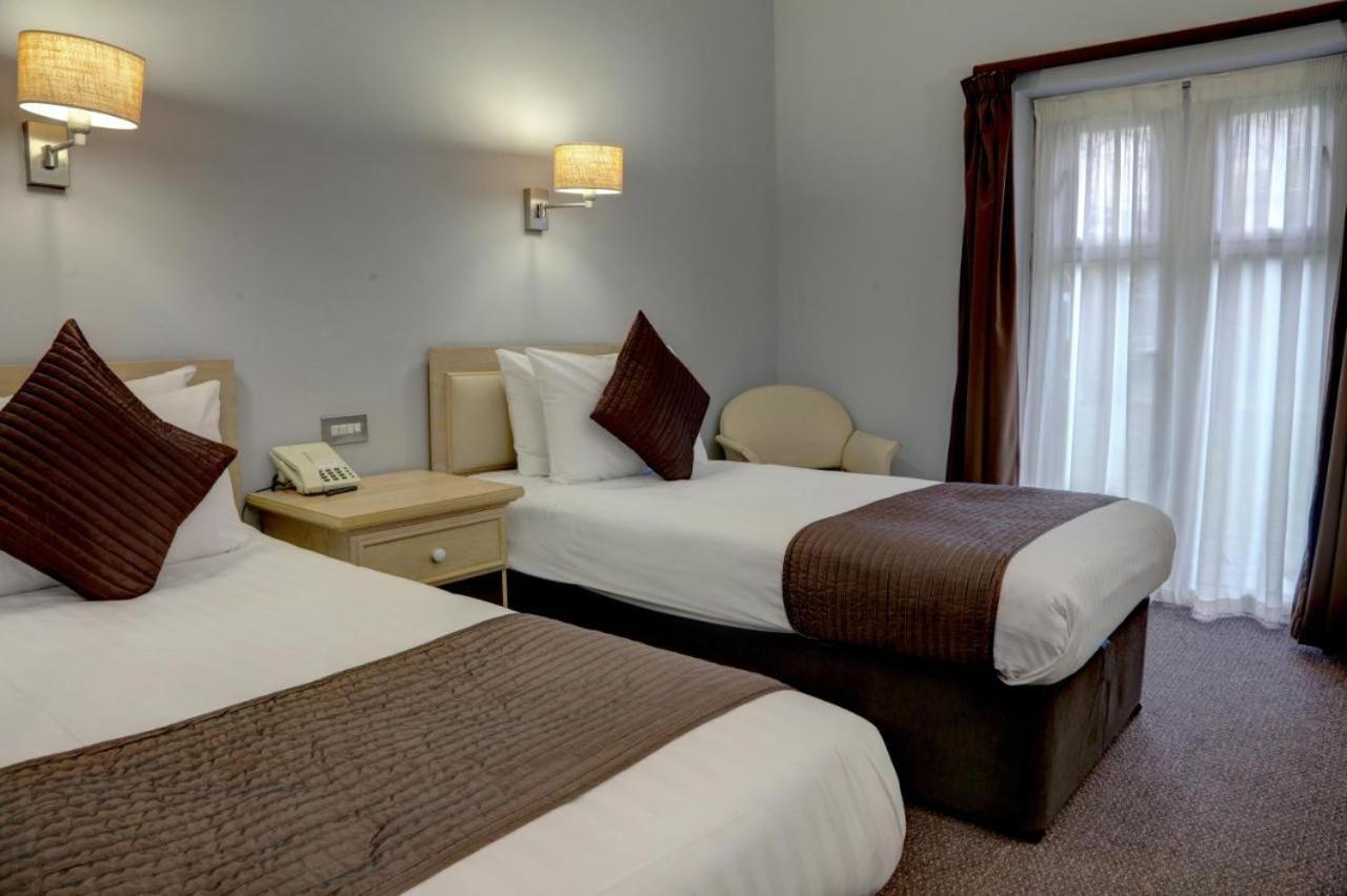 The Regency Hotel Солихъл Екстериор снимка